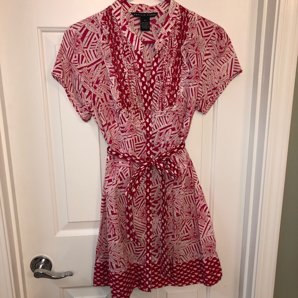 Lilly-inspired pink dress with sequins detail